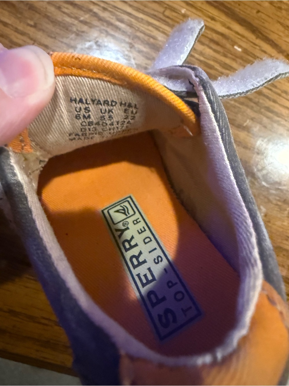 Toddler size 6 sperrys shoes - Picture 2 of 2